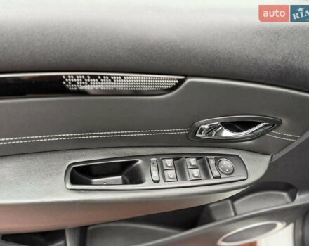 Белый Рено Сценик, объемом двигателя 1.6 л и пробегом 260 тыс. км за 7950 $, фото 24 на Automoto.ua