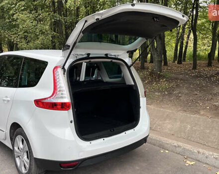 Белый Рено Сценик, объемом двигателя 1.46 л и пробегом 280 тыс. км за 8500 $, фото 11 на Automoto.ua