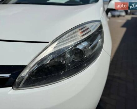 Білий Рено Сценік, об'ємом двигуна 1.5 л та пробігом 197 тис. км за 9300 $, фото 2 на Automoto.ua