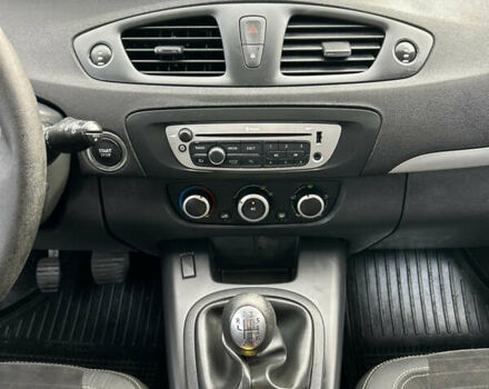 Белый Рено Сценик, объемом двигателя 1.5 л и пробегом 148 тыс. км за 8400 $, фото 18 на Automoto.ua