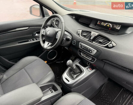 Белый Рено Сценик, объемом двигателя 1.6 л и пробегом 260 тыс. км за 7950 $, фото 59 на Automoto.ua