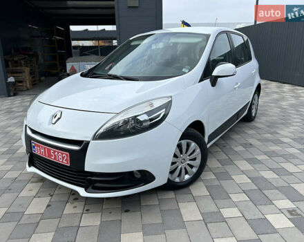 Белый Рено Сценик, объемом двигателя 1.5 л и пробегом 148 тыс. км за 8400 $, фото 123 на Automoto.ua
