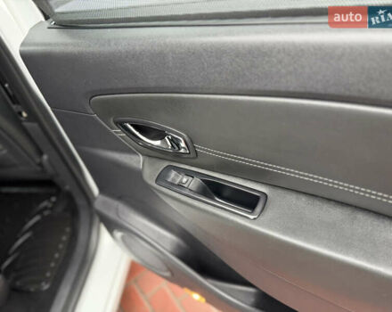 Белый Рено Сценик, объемом двигателя 1.6 л и пробегом 260 тыс. км за 7950 $, фото 44 на Automoto.ua