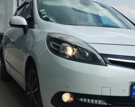 Білий Рено Сценік, об'ємом двигуна 0 л та пробігом 258 тис. км за 10950 $, фото 2 на Automoto.ua