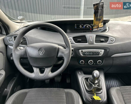 Белый Рено Сценик, объемом двигателя 1.5 л и пробегом 148 тыс. км за 8400 $, фото 89 на Automoto.ua