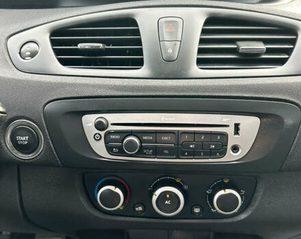 Белый Рено Сценик, объемом двигателя 1.5 л и пробегом 148 тыс. км за 8400 $, фото 92 на Automoto.ua