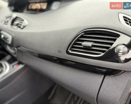 Белый Рено Сценик, объемом двигателя 1.6 л и пробегом 260 тыс. км за 7950 $, фото 57 на Automoto.ua