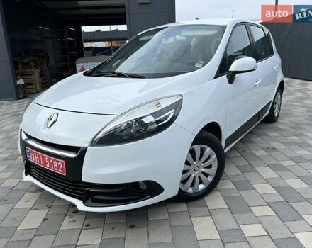 Белый Рено Сценик, объемом двигателя 1.5 л и пробегом 148 тыс. км за 8400 $, фото 1 на Automoto.ua