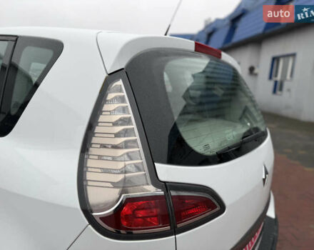 Белый Рено Сценик, объемом двигателя 1.6 л и пробегом 260 тыс. км за 7950 $, фото 20 на Automoto.ua