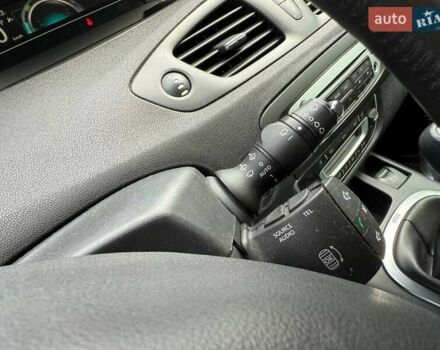 Белый Рено Сценик, объемом двигателя 1.46 л и пробегом 235 тыс. км за 8790 $, фото 20 на Automoto.ua