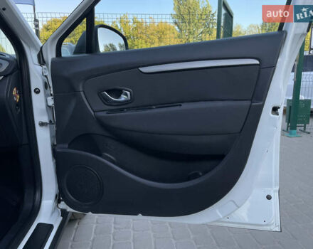 Білий Рено Сценік, об'ємом двигуна 1.5 л та пробігом 185 тис. км за 10555 $, фото 31 на Automoto.ua