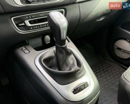 Белый Рено Сценик, объемом двигателя 1.46 л и пробегом 235 тыс. км за 8790 $, фото 28 на Automoto.ua