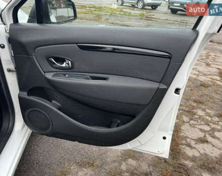 Белый Рено Сценик, объемом двигателя 1.46 л и пробегом 190 тыс. км за 9750 $, фото 35 на Automoto.ua