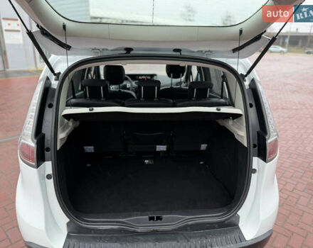 Белый Рено Сценик, объемом двигателя 1.6 л и пробегом 260 тыс. км за 7950 $, фото 41 на Automoto.ua