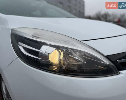 Белый Рено Сценик, объемом двигателя 1.6 л и пробегом 260 тыс. км за 7950 $, фото 15 на Automoto.ua