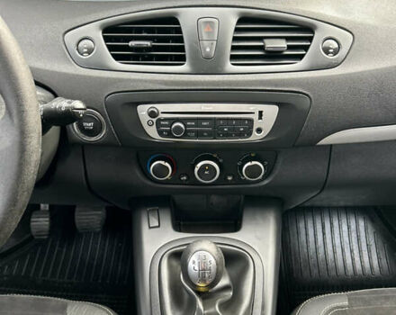 Белый Рено Сценик, объемом двигателя 1.5 л и пробегом 148 тыс. км за 8400 $, фото 91 на Automoto.ua