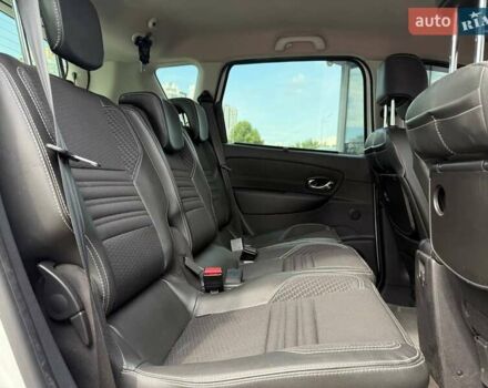 Белый Рено Сценик, объемом двигателя 1.46 л и пробегом 235 тыс. км за 8790 $, фото 10 на Automoto.ua