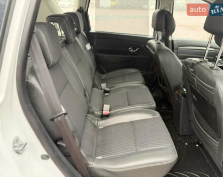 Белый Рено Сценик, объемом двигателя 1.6 л и пробегом 260 тыс. км за 7950 $, фото 45 на Automoto.ua