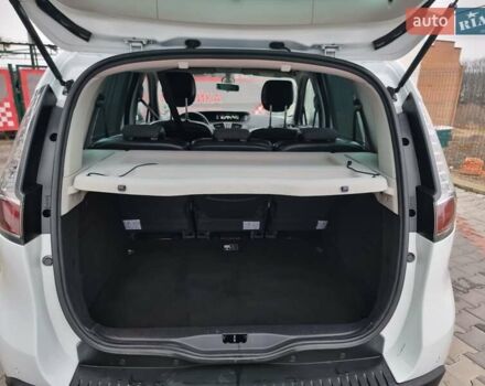 Белый Рено Сценик, объемом двигателя 1.5 л и пробегом 223 тыс. км за 8400 $, фото 24 на Automoto.ua