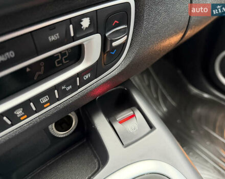 Белый Рено Сценик, объемом двигателя 1.6 л и пробегом 260 тыс. км за 7950 $, фото 34 на Automoto.ua