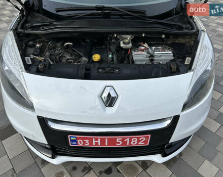 Белый Рено Сценик, объемом двигателя 1.5 л и пробегом 148 тыс. км за 8400 $, фото 96 на Automoto.ua