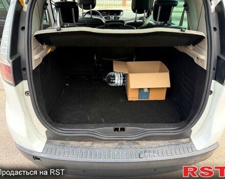 Белый Рено Сценик, объемом двигателя 1.5 л и пробегом 265 тыс. км за 6800 $, фото 10 на Automoto.ua