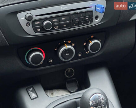 Білий Рено Сценік, об'ємом двигуна 1.46 л та пробігом 349 тис. км за 9999 $, фото 35 на Automoto.ua