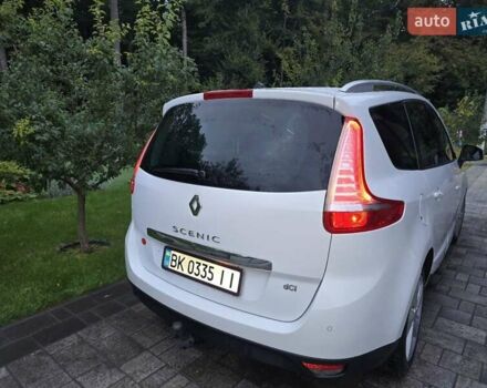 Рено Сценик 2014 в Ровно на Automoto.ua Белый Рено Сценик, объемом двигателя 1.5 л и пробегом 220 тыс. км за 11800 $, фото 5 на Automoto.ua