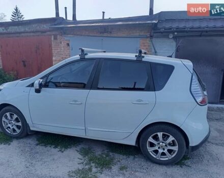 Белый Рено Сценик, объемом двигателя 1.46 л и пробегом 173 тыс. км за 7800 $, фото 11 на Automoto.ua