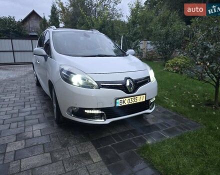 Рено Сценик 2014 в Ровно на Automoto.ua Белый Рено Сценик, объемом двигателя 1.5 л и пробегом 220 тыс. км за 11800 $, фото 9 на Automoto.ua