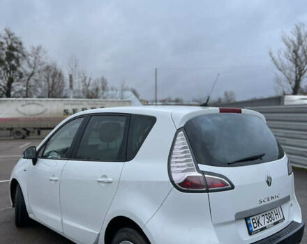 Белый Рено Сценик, объемом двигателя 1.46 л и пробегом 234 тыс. км за 7200 $, фото 3 на Automoto.ua