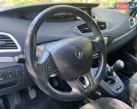 Білий Рено Сценік, об'ємом двигуна 1.46 л та пробігом 235 тис. км за 7600 $, фото 11 на Automoto.ua