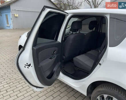 Білий Рено Сценік, об'ємом двигуна 1.46 л та пробігом 349 тис. км за 9999 $, фото 21 на Automoto.ua