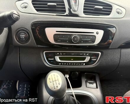 Белый Рено Сценик, объемом двигателя 1.5 л и пробегом 265 тыс. км за 6800 $, фото 13 на Automoto.ua