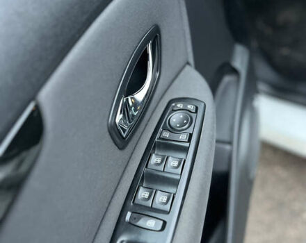 Белый Рено Сценик, объемом двигателя 1.46 л и пробегом 234 тыс. км за 7200 $, фото 12 на Automoto.ua