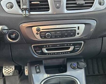 Білий Рено Сценік, об'ємом двигуна 1.6 л та пробігом 122 тис. км за 9800 $, фото 14 на Automoto.ua