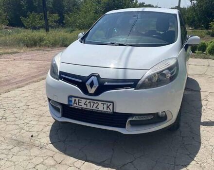 Белый Рено Сценик, объемом двигателя 1.46 л и пробегом 225 тыс. км за 11800 $, фото 3 на Automoto.ua