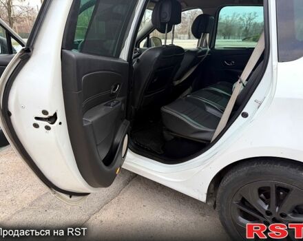 Белый Рено Сценик, объемом двигателя 1.5 л и пробегом 265 тыс. км за 6800 $, фото 8 на Automoto.ua