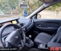 Белый Рено Сценик, объемом двигателя 1.5 л и пробегом 220 тыс. км за 8000 $, фото 3 на Automoto.ua