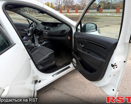 Белый Рено Сценик, объемом двигателя 1.5 л и пробегом 265 тыс. км за 6800 $, фото 11 на Automoto.ua