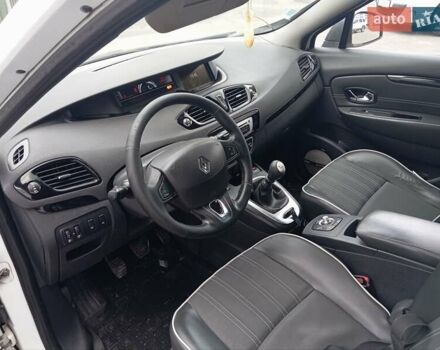 Белый Рено Сценик, объемом двигателя 1.5 л и пробегом 265 тыс. км за 6400 $, фото 17 на Automoto.ua