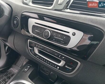 Белый Рено Сценик, объемом двигателя 1.5 л и пробегом 265 тыс. км за 6400 $, фото 16 на Automoto.ua