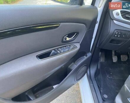 Білий Рено Сценік, об'ємом двигуна 1.46 л та пробігом 235 тис. км за 7600 $, фото 9 на Automoto.ua