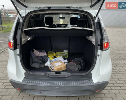 Білий Рено Сценік, об'ємом двигуна 1.46 л та пробігом 349 тис. км за 9999 $, фото 24 на Automoto.ua