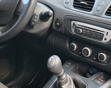Рено Сценик 2014 в Ровно на Automoto.ua Белый Рено Сценик, объемом двигателя 1.5 л и пробегом 244 тыс. км за 8400 $, фото 6 на Automoto.ua
