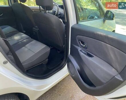 Білий Рено Сценік, об'ємом двигуна 1.46 л та пробігом 235 тис. км за 7600 $, фото 15 на Automoto.ua