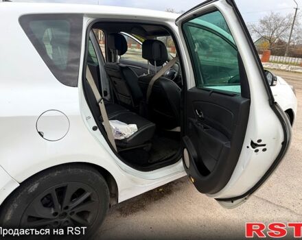 Белый Рено Сценик, объемом двигателя 1.5 л и пробегом 265 тыс. км за 6800 $, фото 9 на Automoto.ua