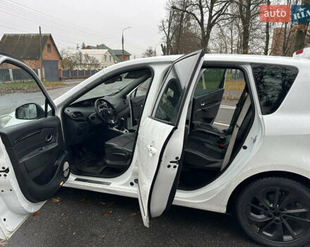 Білий Рено Сценік, об'ємом двигуна 1.46 л та пробігом 265 тис. км за 6550 $, фото 44 на Automoto.ua