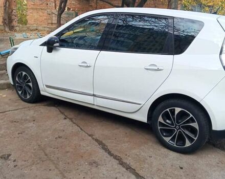 Рено Сценик 2015 в Львове на Automoto.ua Белый Рено Сценик, объемом двигателя 1.5 л и пробегом 190 тыс. км за 10000 $, фото 8 на Automoto.ua