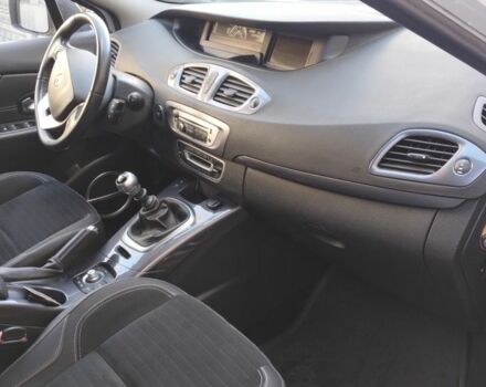 Белый Рено Сценик, объемом двигателя 1.5 л и пробегом 300 тыс. км за 10900 $, фото 3 на Automoto.ua